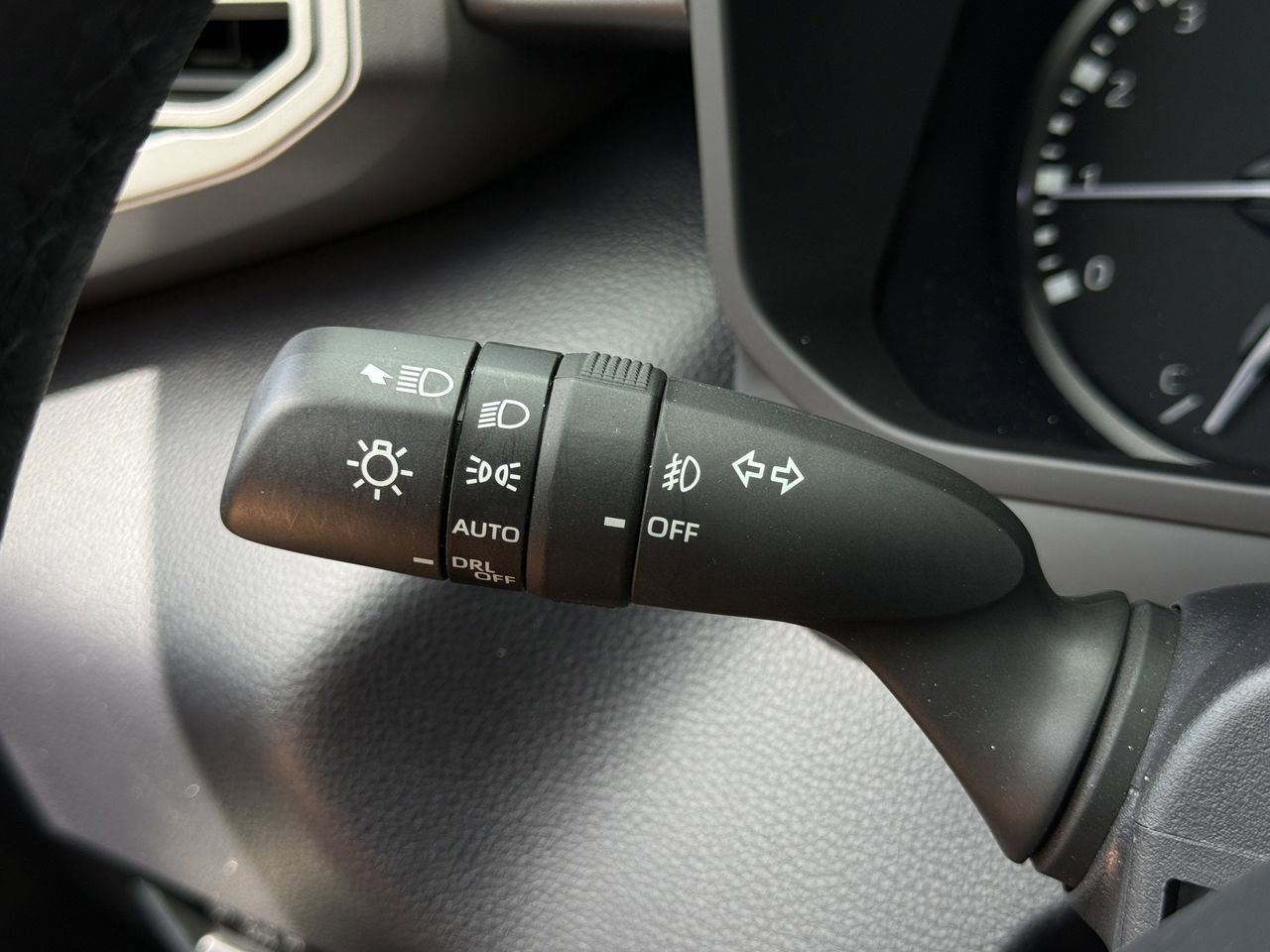 Used 2025 Toyota Tundra SR5 w/ SR5 Premium Package AWD/4WD image 22