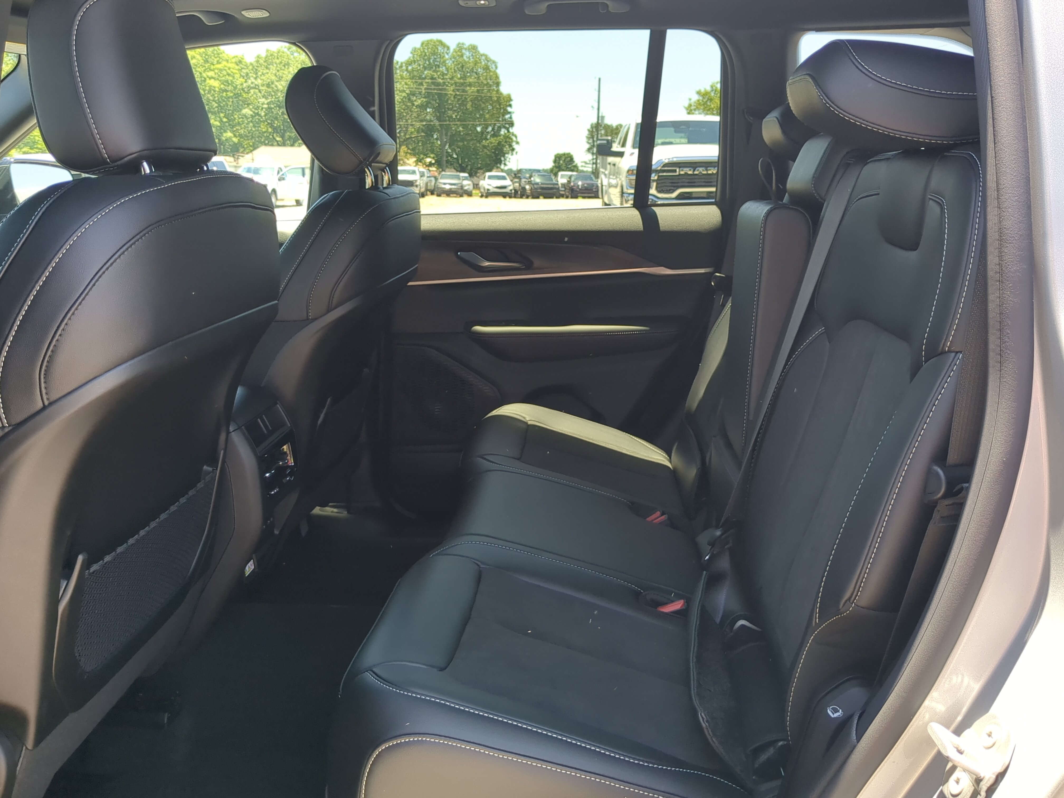 New 2026 Jeep Grand Cherokee Altitude RWD image 12