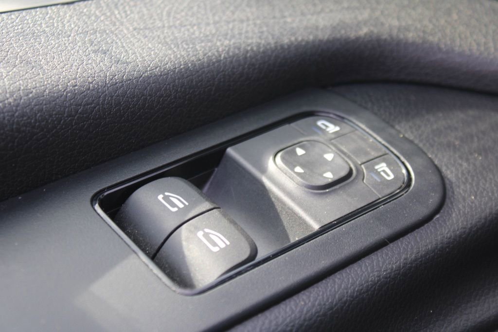 Used 2025 Mercedes-Benz Sprinter 2500 image 18