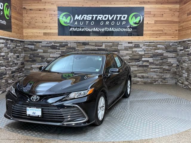 Used 2022 Toyota Camry LE w/ Convenience Package FWD image 4