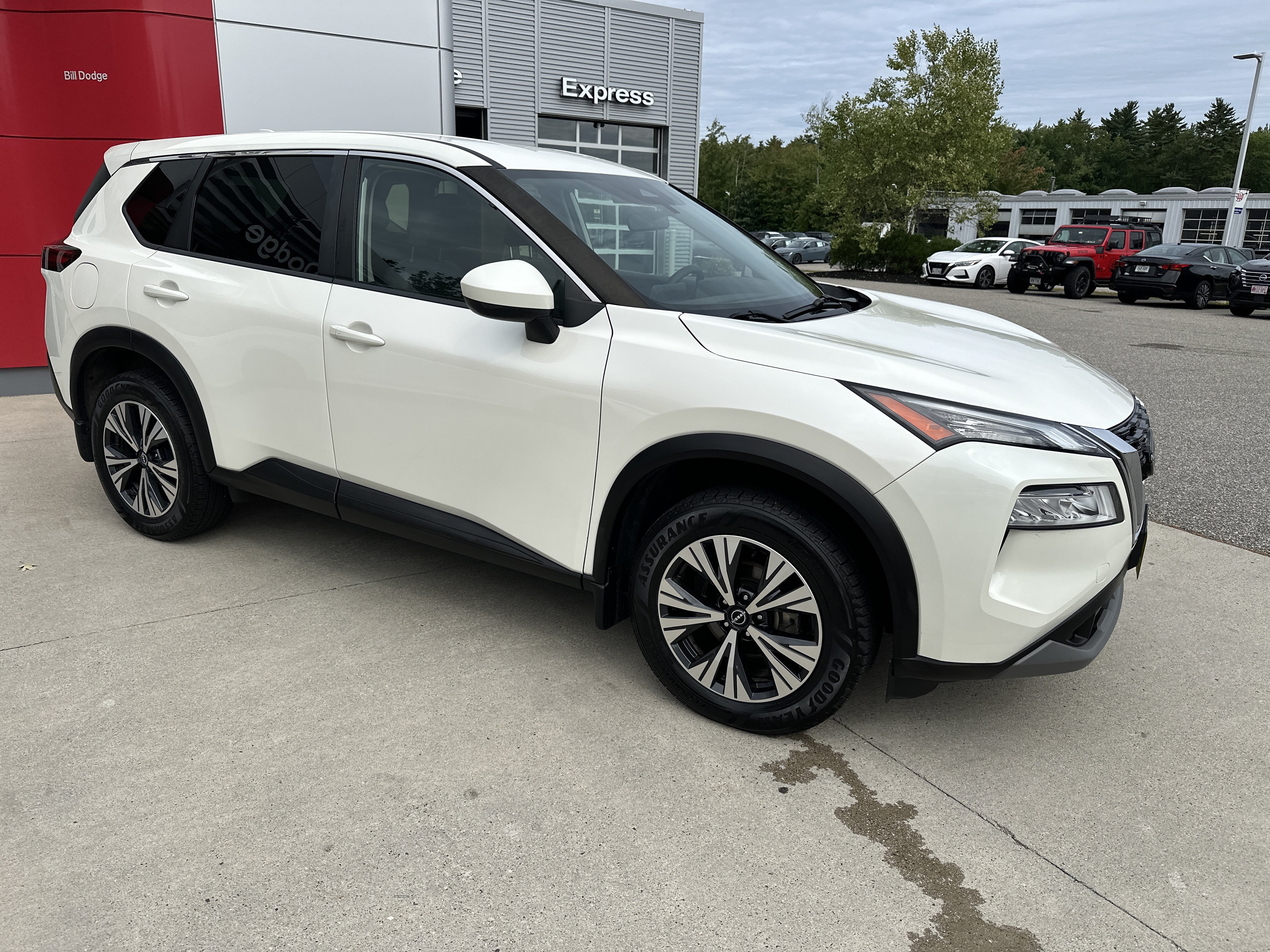 Certified 2023 Nissan Rogue SV AWD/4WD image 3
