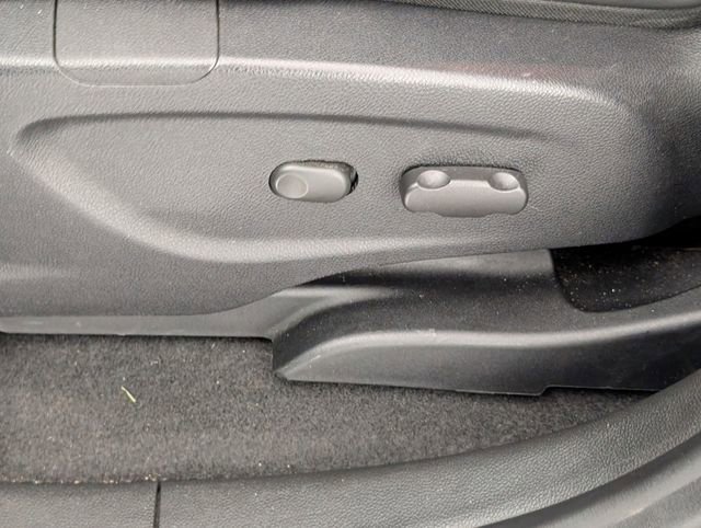 Used 2019 Chevrolet Trax LT w/ LT Convenience Package image 13