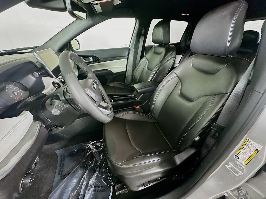 Used 2025 Jeep Compass Limited AWD/4WD image 30