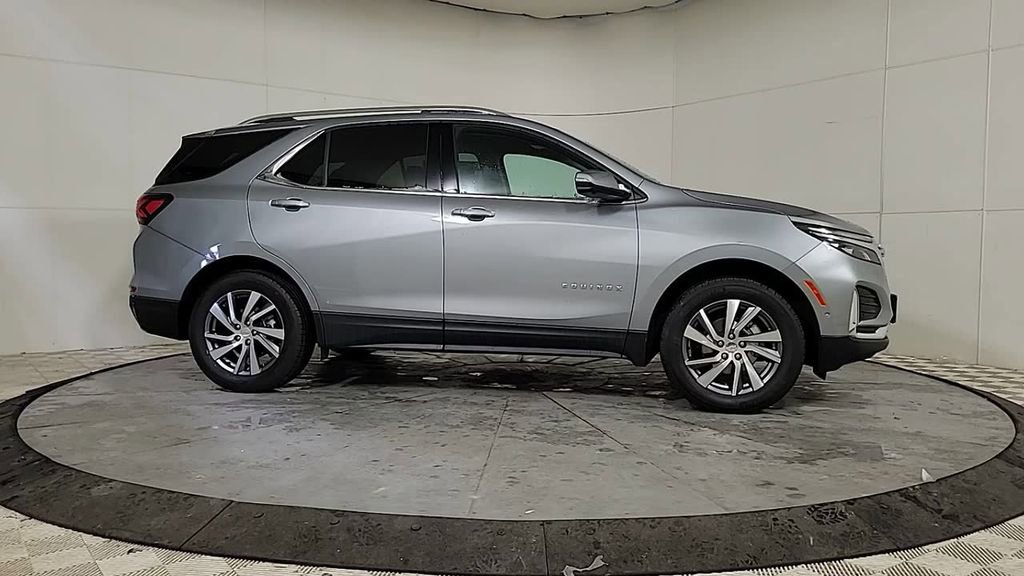 Used 2024 Chevrolet Equinox Premier image 7