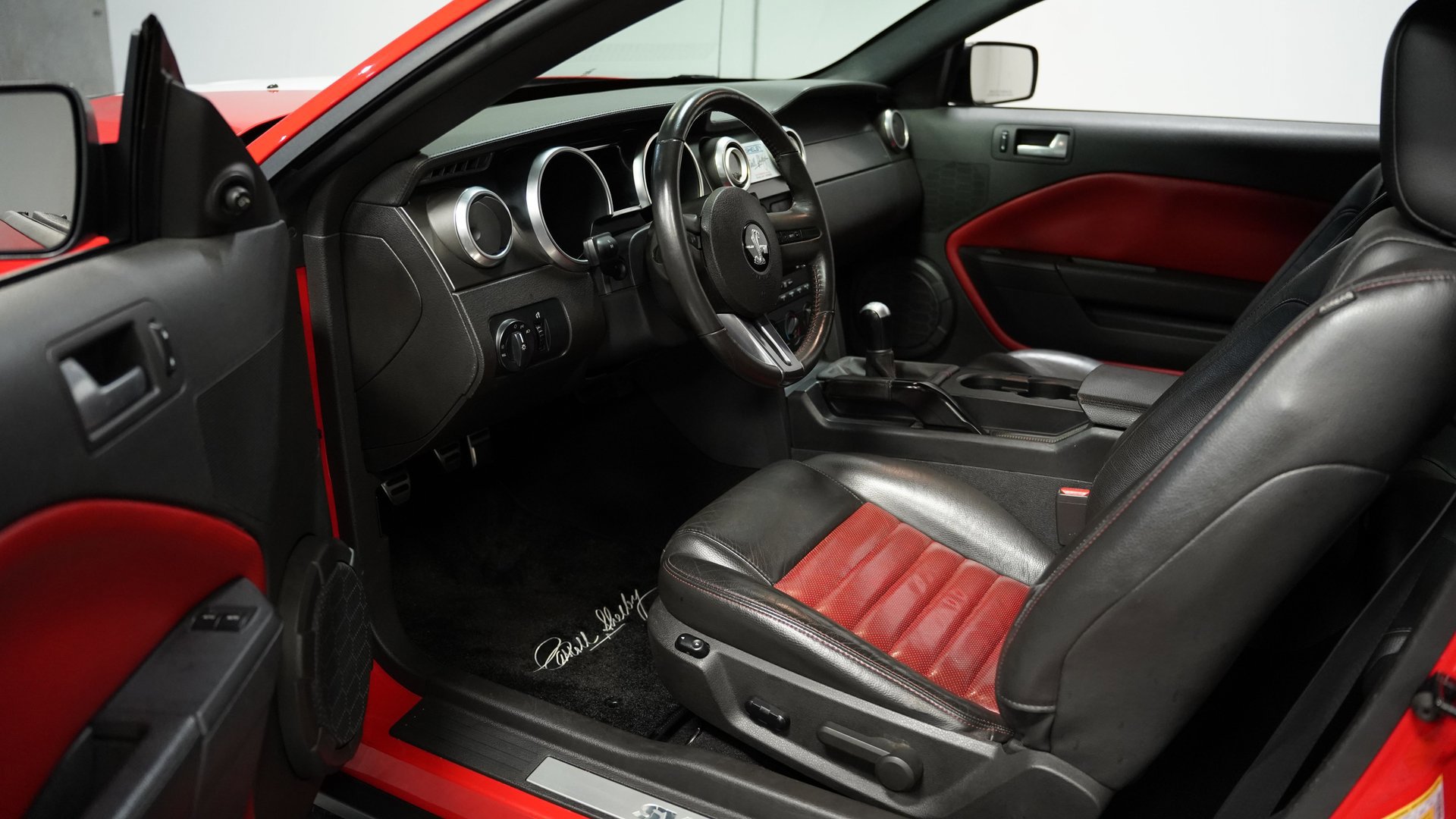 Used 2009 Ford Mustang Shelby GT500 RWD image 4