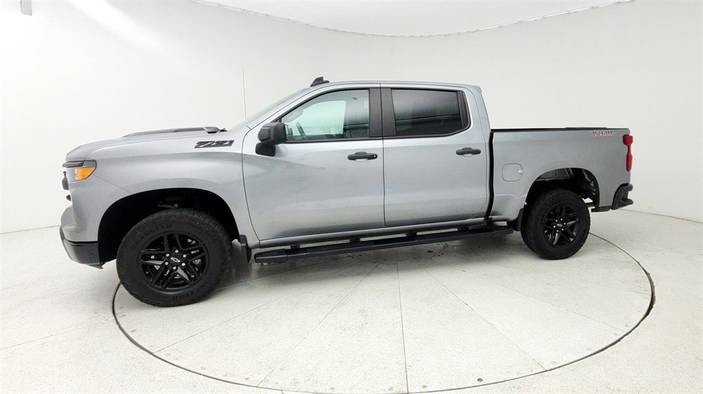 Used 2024 Chevrolet Silverado 1500 Custom Trail Boss w/ LPO, Dark Essentials Package image 5