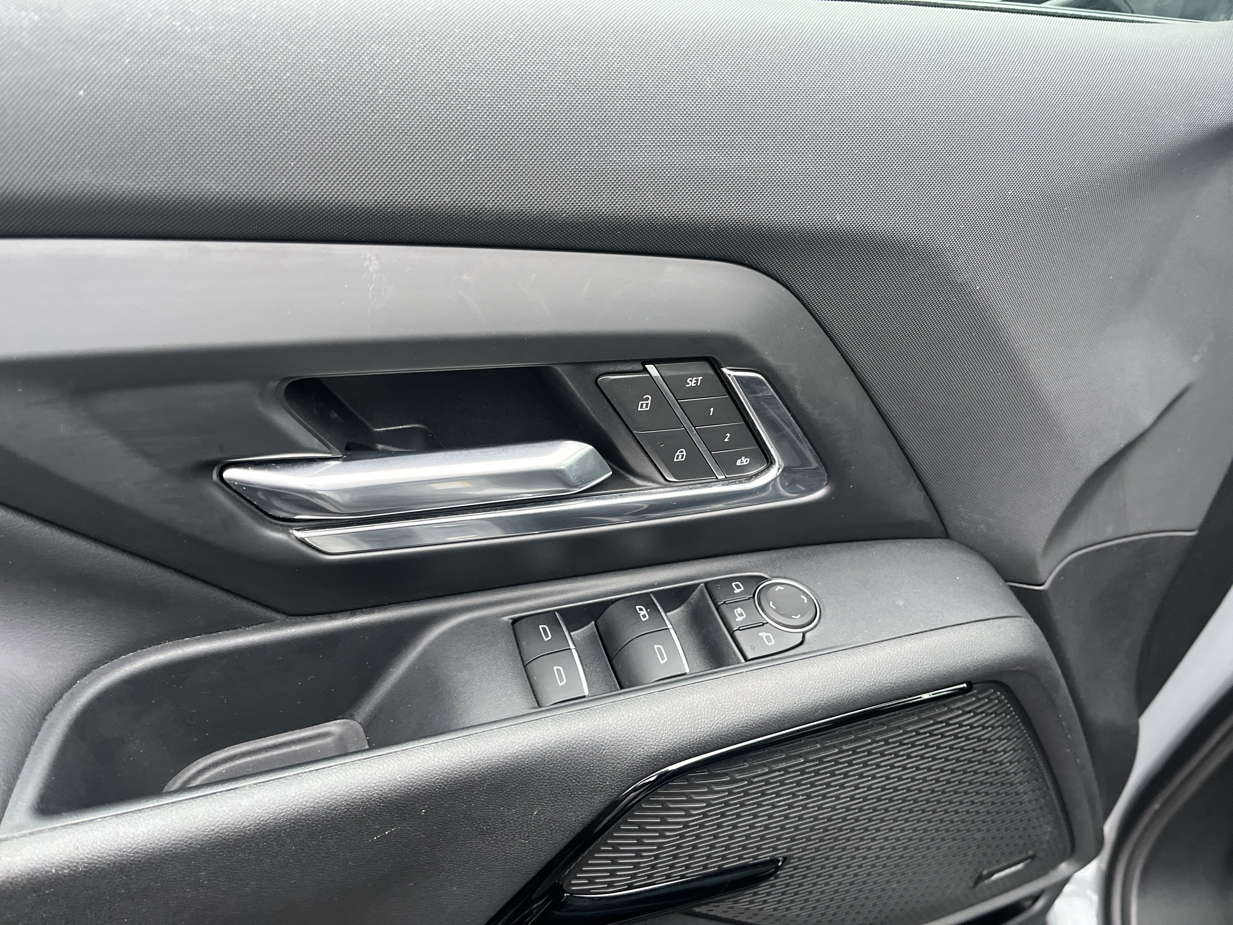 Used 2025 Chevrolet Silverado EV LT w/ LT Premium Package image 14