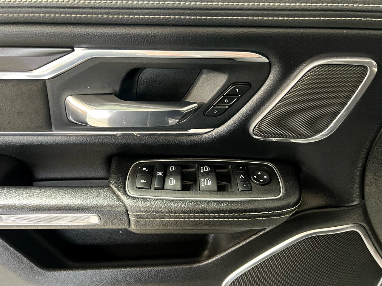 Used 2022 RAM 1500 Laramie image 30