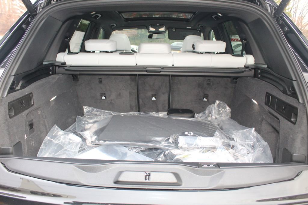 New 2026 BMW X5 xDrive50e w/ M Sport Package image 7