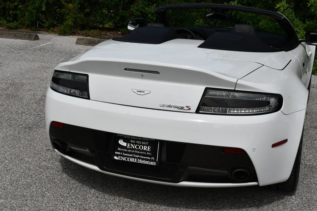 Used 2017 Aston Martin V12 Vantage S RWD image 34