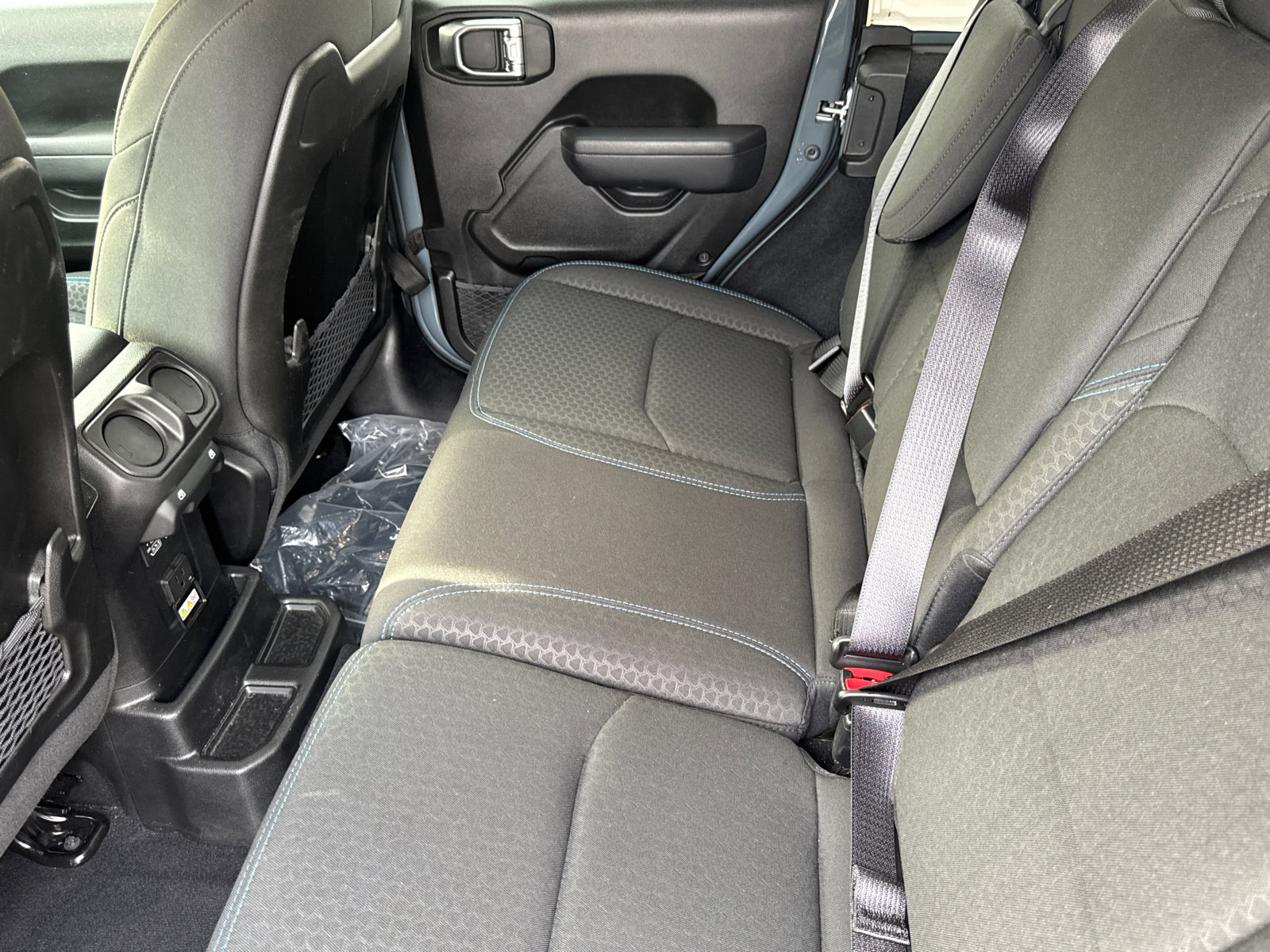 Used 2025 Jeep Wrangler Unlimited Rubicon 4xe image 21