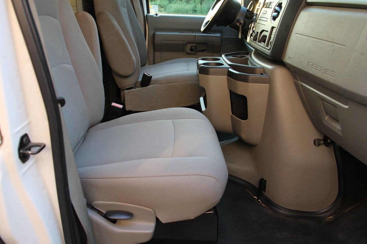 Used 2013 Ford E-250 and Econoline 250 E 250 3dr Cargo Van w/ PWR Group image 26