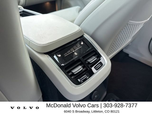 Used 2025 Volvo XC90 T8 Ultra w/ Lounge Package AWD/4WD image 16