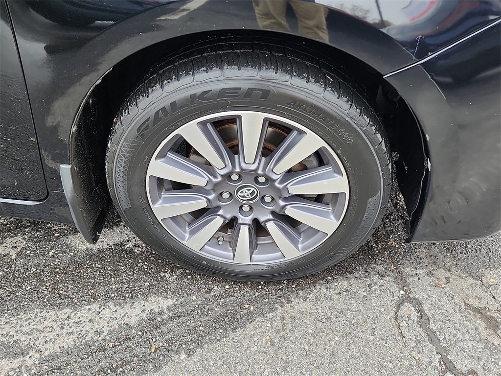 Used 2020 Toyota Sienna XLE image 8