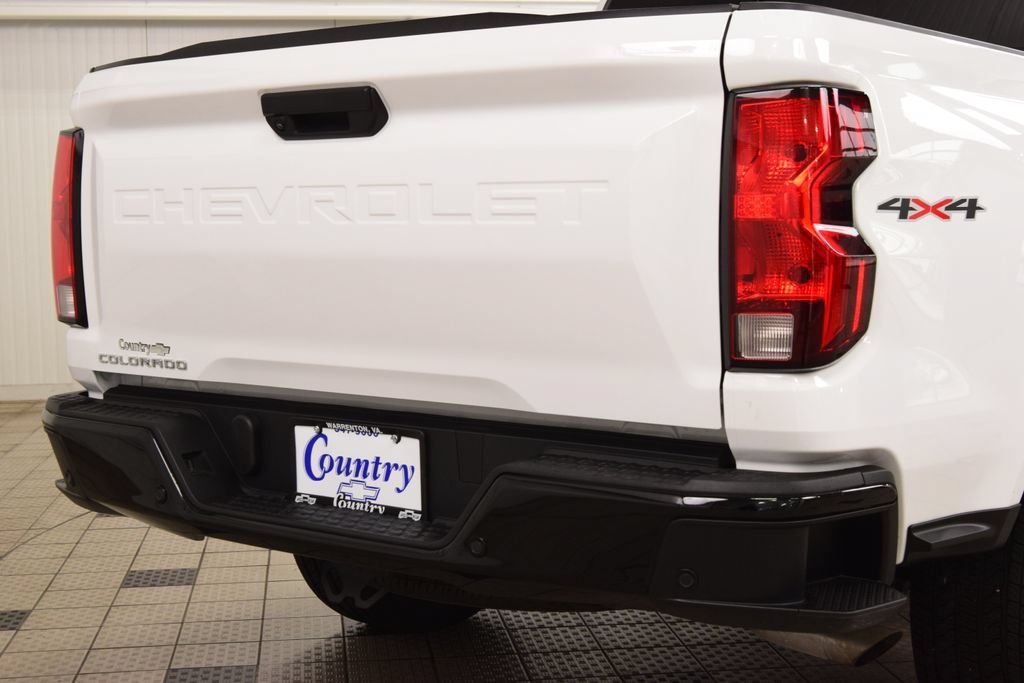 Used 2026 Chevrolet Colorado W/T AWD/4WD image 19