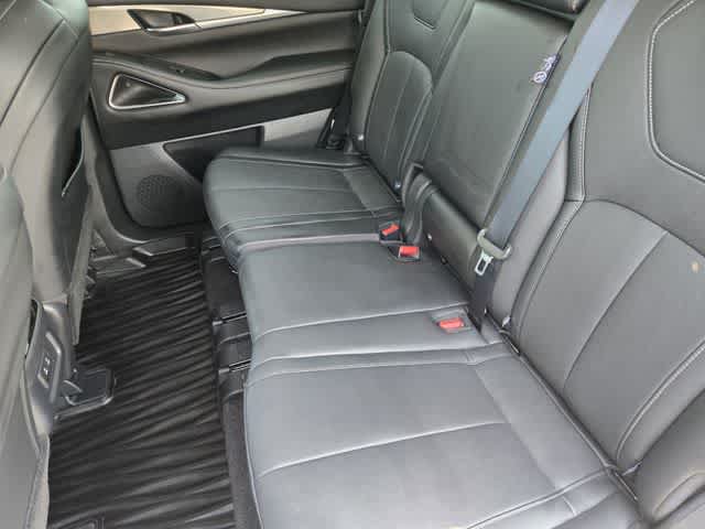 Certified 2027 INFINITI QX60 Luxe w/ Cargo Package FWD image 13