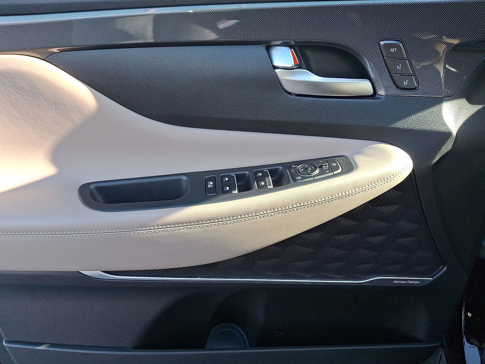 Certified 2022 Hyundai Santa Fe Limited image 16