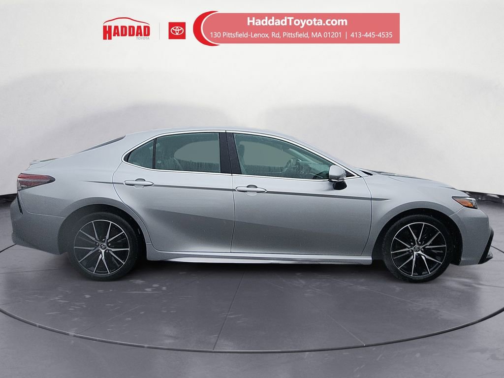 Used 2023 Toyota Camry SE image 6