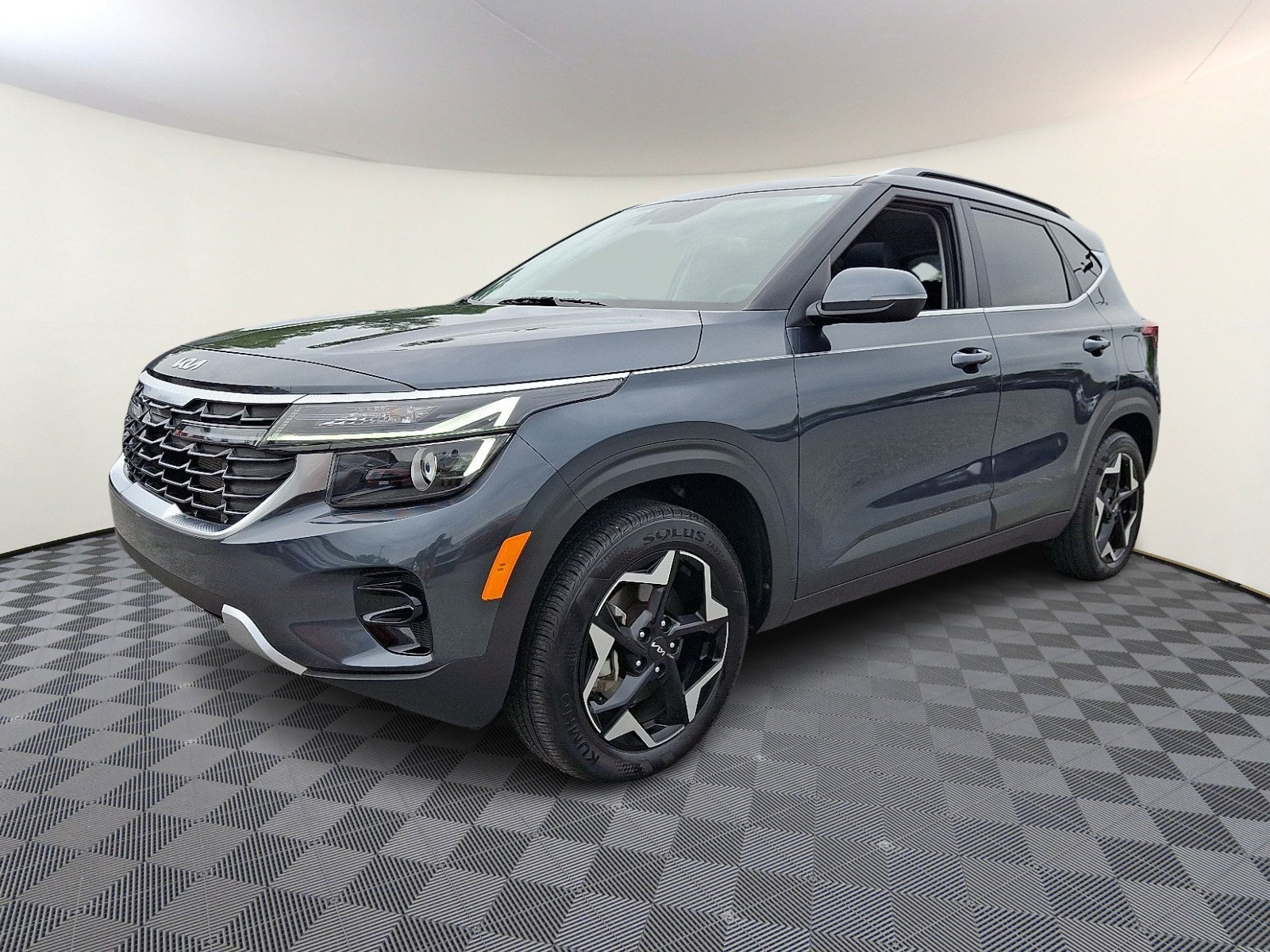 Certified 2024 Kia Seltos EX AWD/4WD image 3