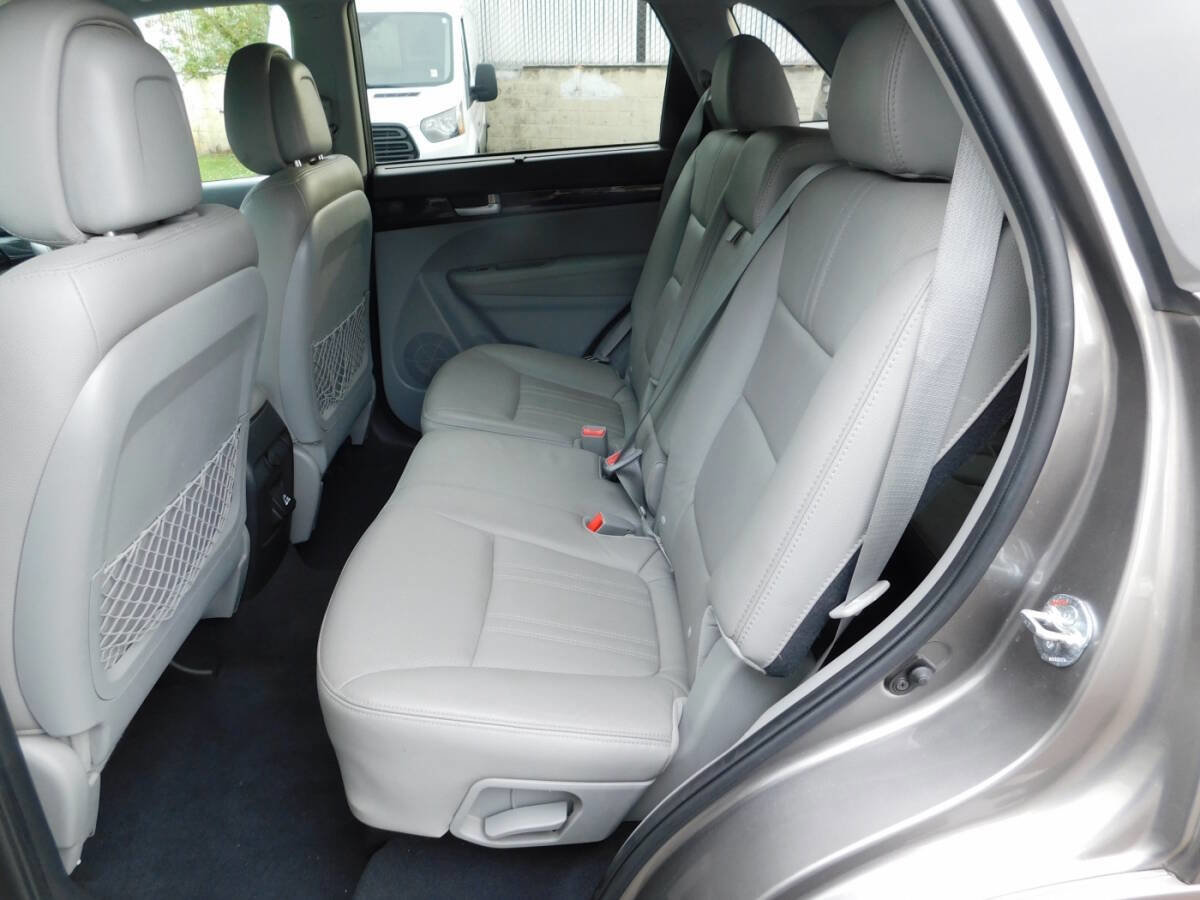 Used 2014 Kia Sorento SX w/ 3rd Row Package image 8