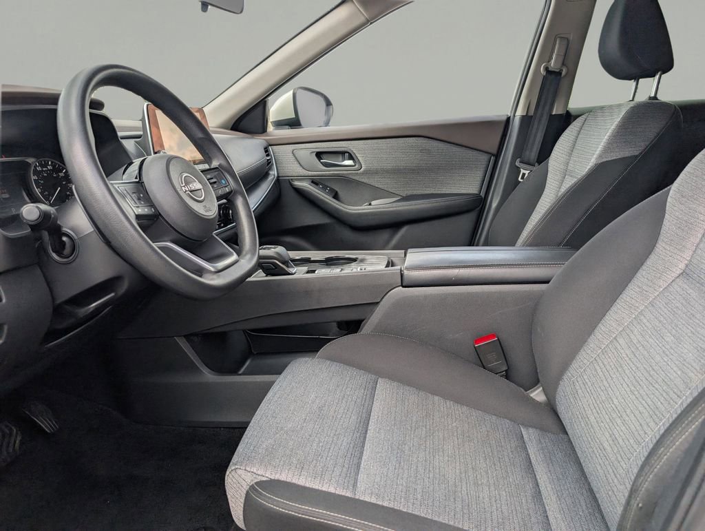 Used 2023 Nissan Rogue SV FWD image 17
