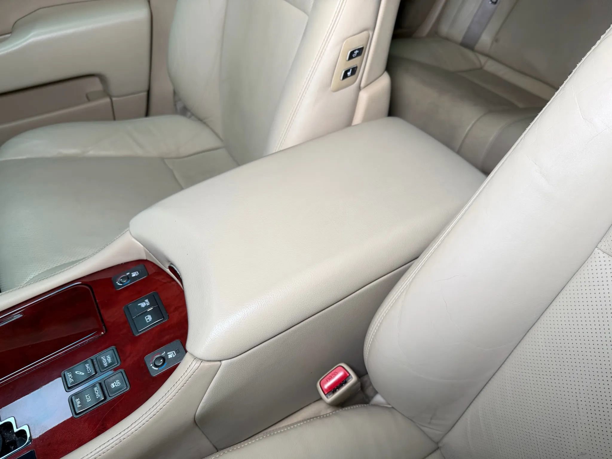 Used 2009 Lexus LS 460 AWD w/ Comfort Seating Pkg image 37