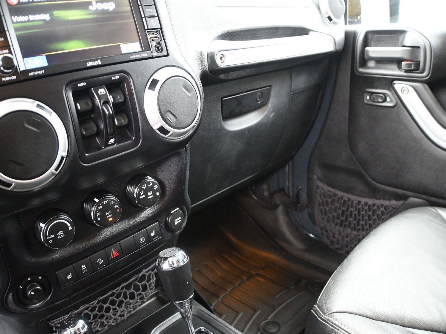 Used 2016 Jeep Wrangler Unlimited Sahara w/ Connectivity Group image 4