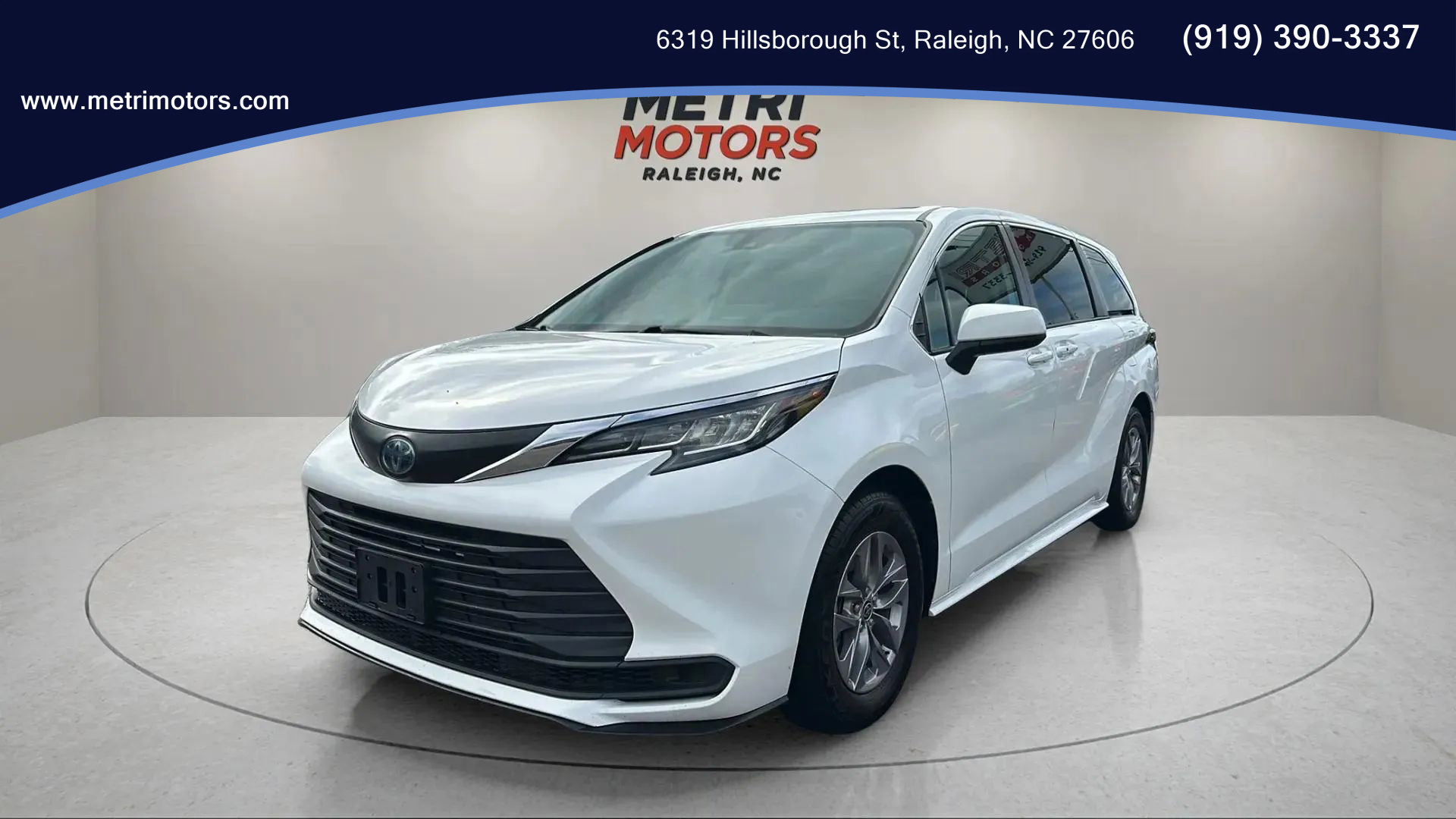 Used 2022 Toyota Sienna LE image 1