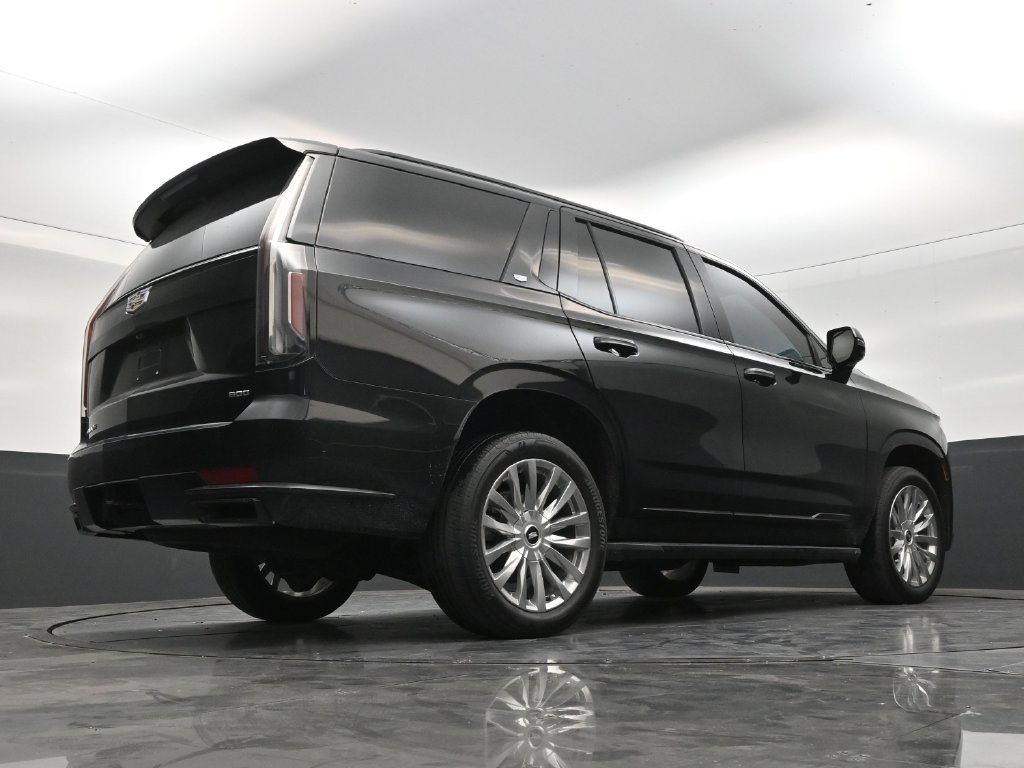 Used 2023 Cadillac Escalade Premium Luxury AWD/4WD image 23