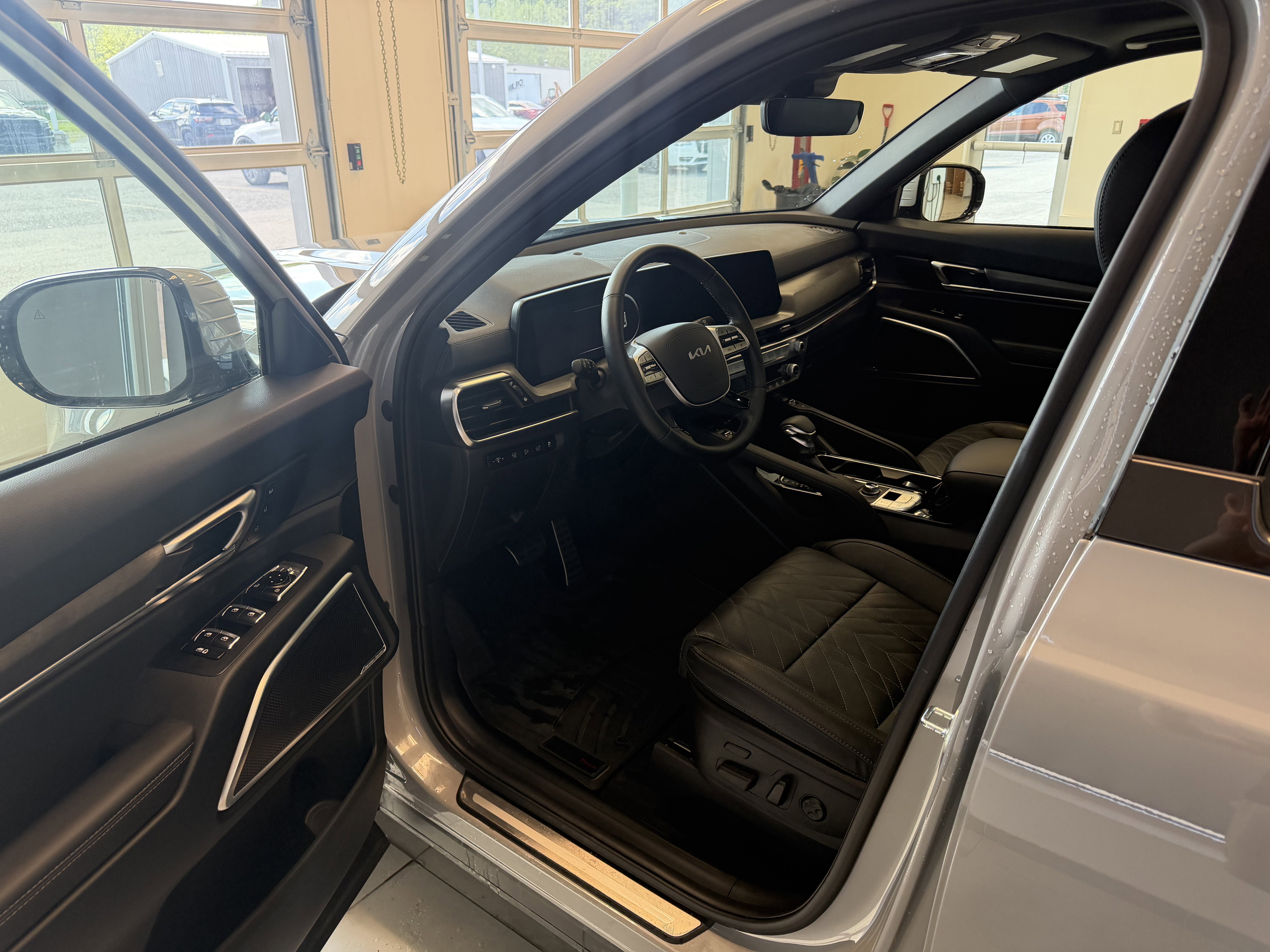 Used 2025 Kia Telluride SX X-Line AWD/4WD image 7