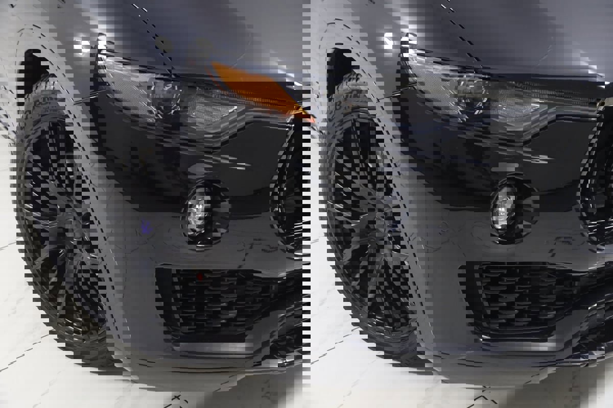 Used 2018 Maserati Levante GranSport image 20