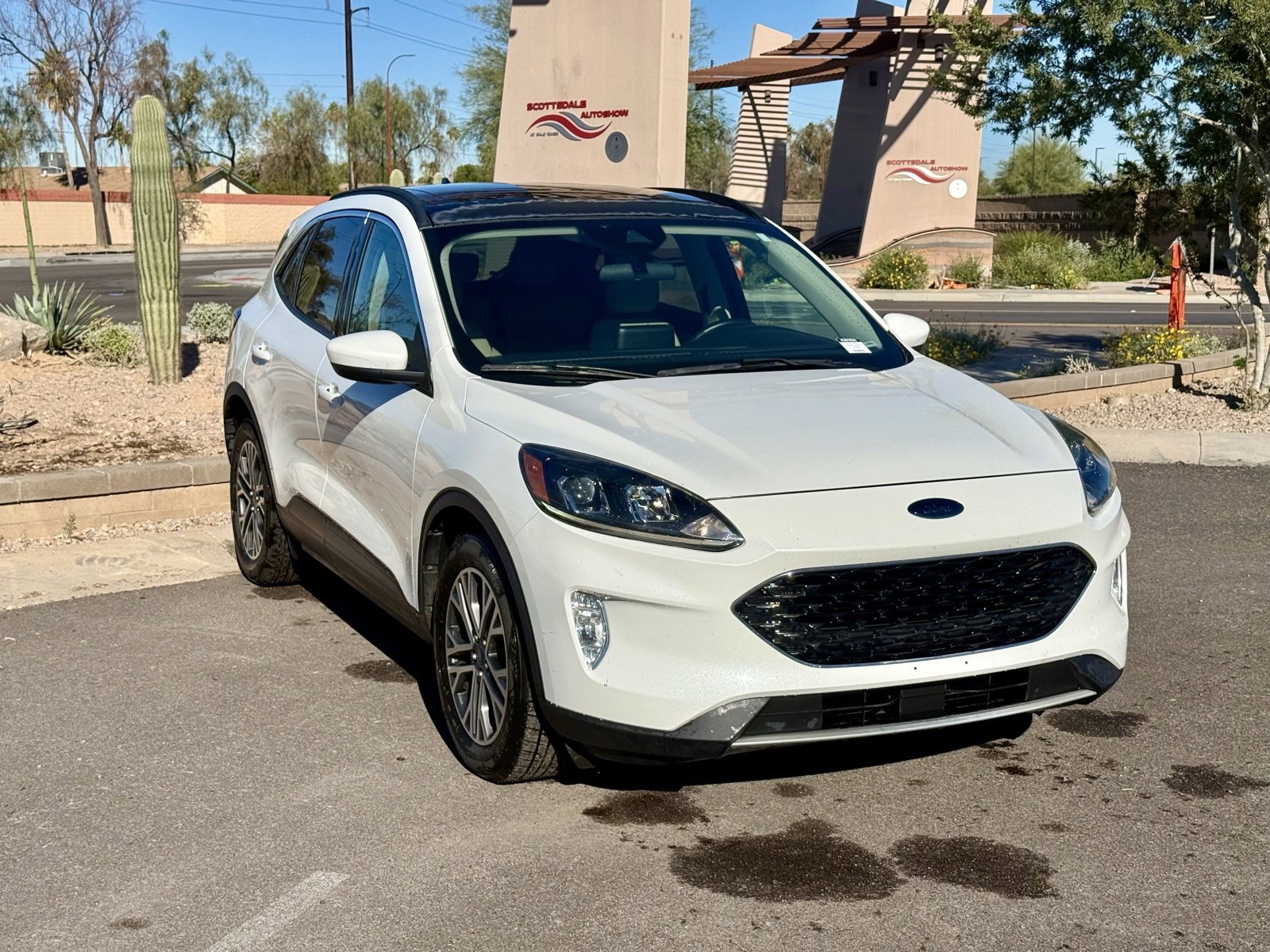 Used 2020 Ford Escape SEL video 1