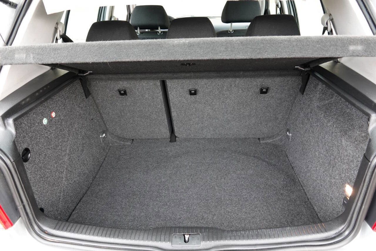 Used 2005 Volkswagen Golf GL image 79