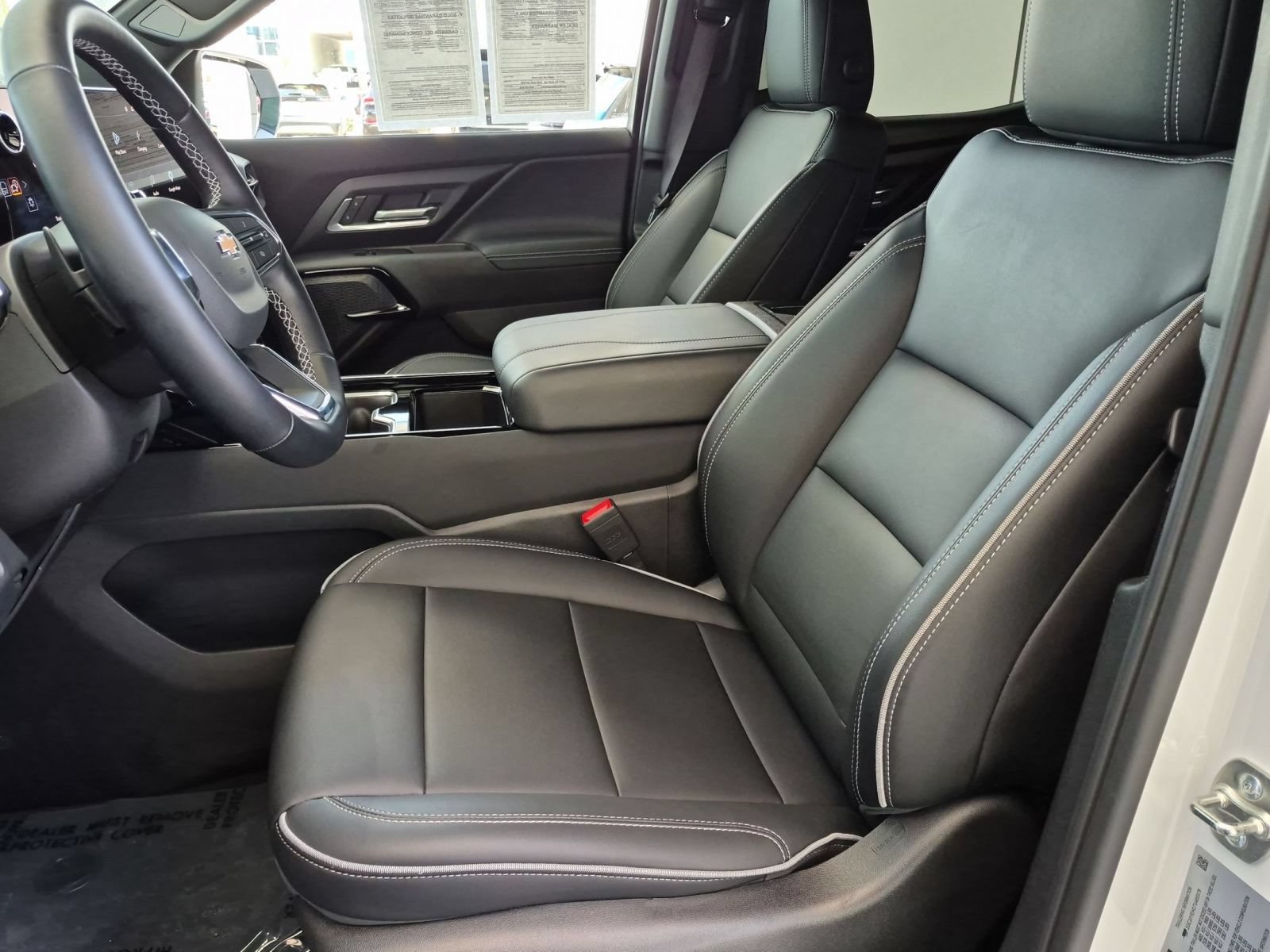 Used 2026 Chevrolet Silverado EV LT AWD/4WD image 21