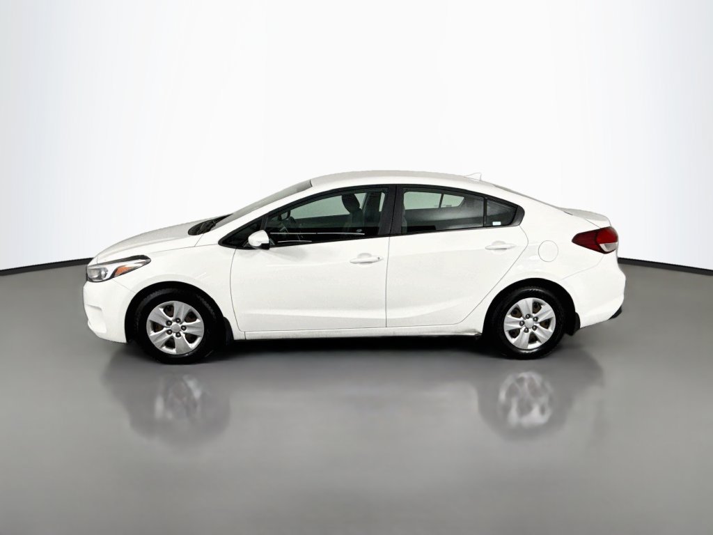 Used 2017 Kia Forte LX FWD image 2