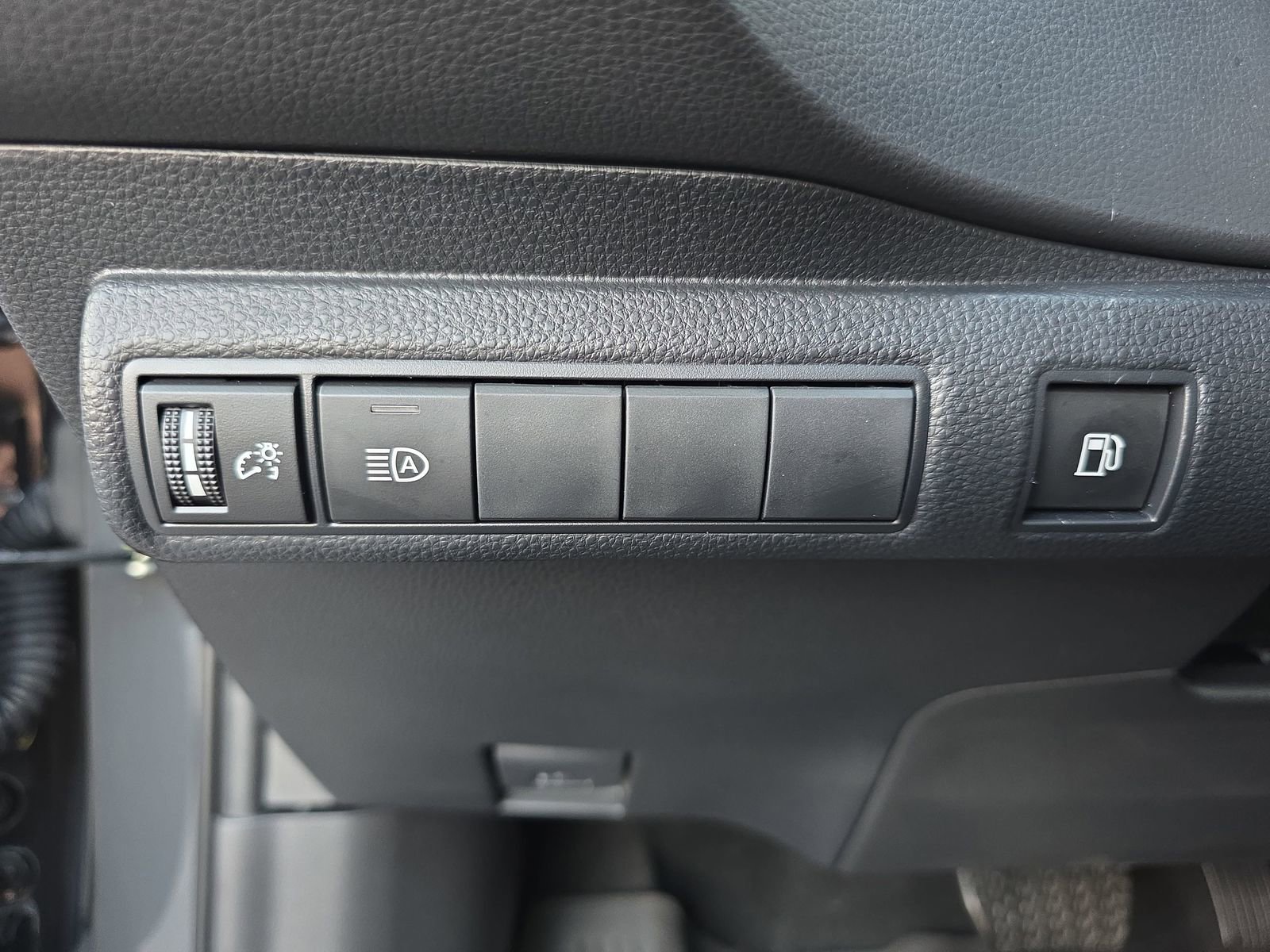 Used 2025 Toyota Corolla XLE image 25