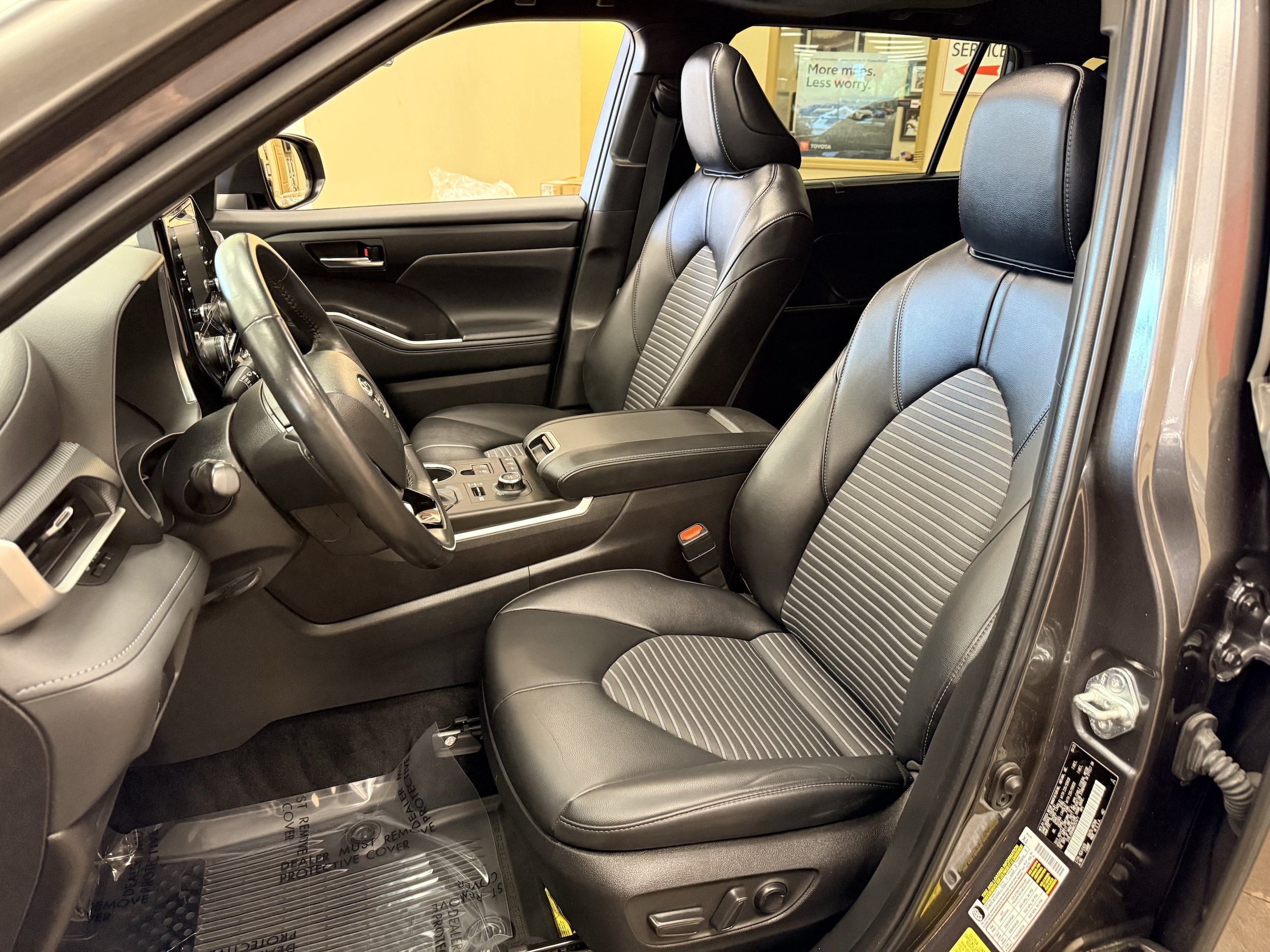 Used 2022 Toyota Highlander XSE AWD/4WD image 18