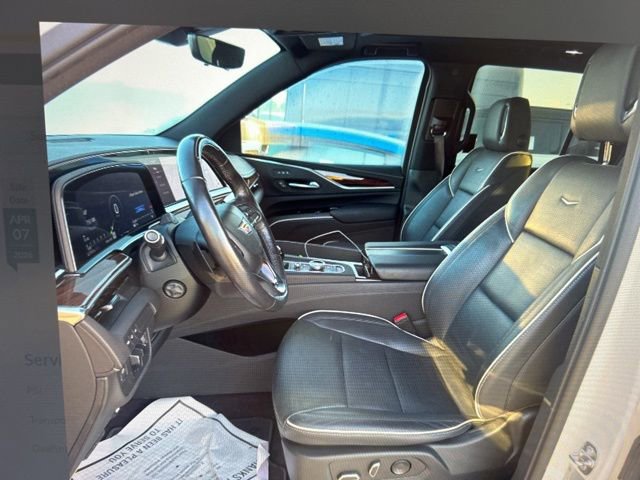 Used 2022 Cadillac Escalade Premium Luxury w/ Performance Package image 9