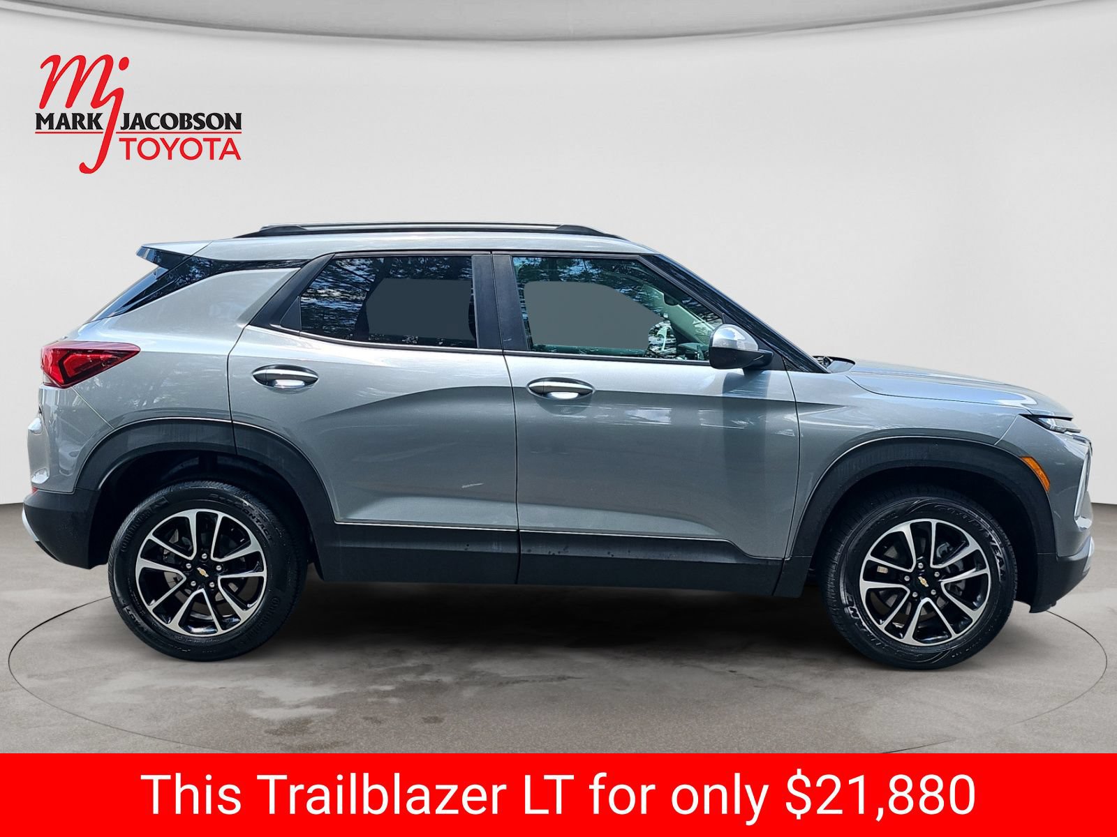 Used 2025 Chevrolet TrailBlazer LT AWD/4WD image 7