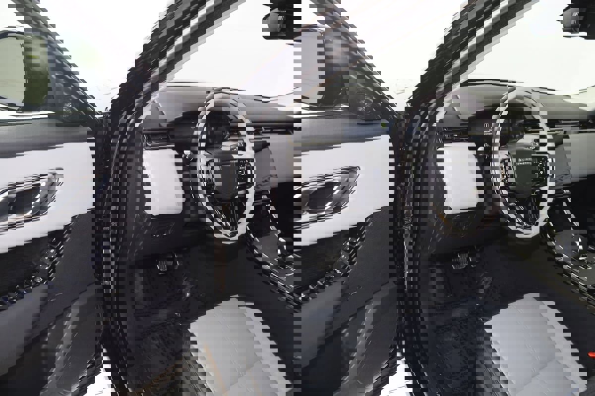 Used 2025 Land Rover Range Rover Velar Dynamic SE image 48