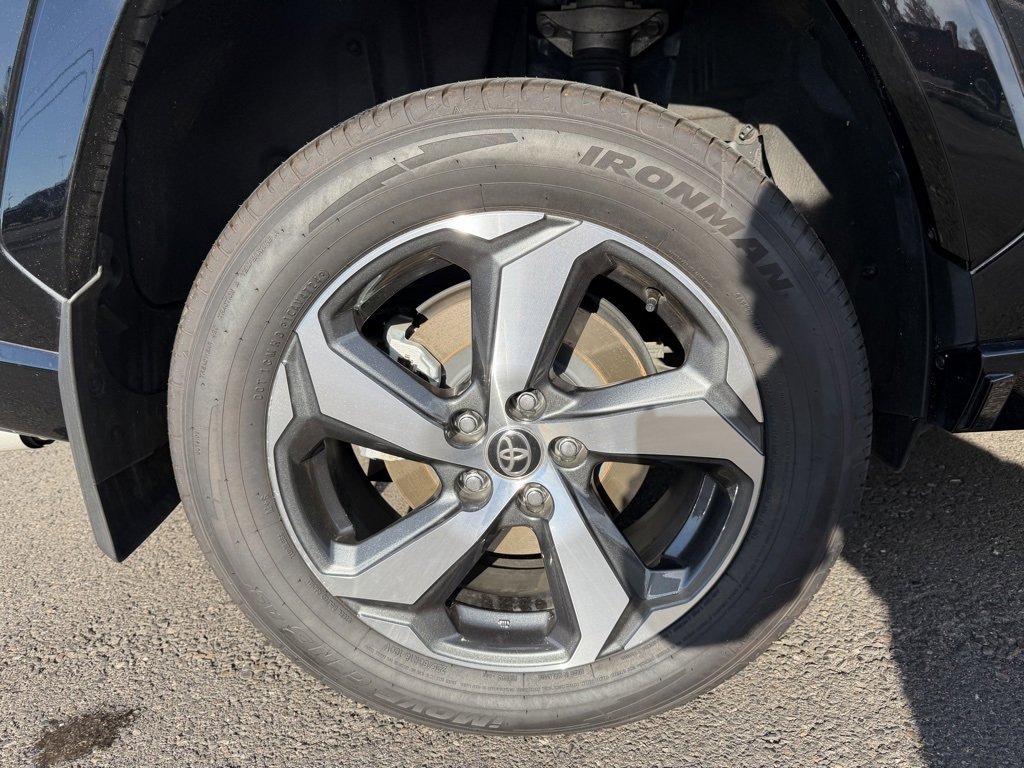 Used 2024 Toyota RAV4 SE image 9