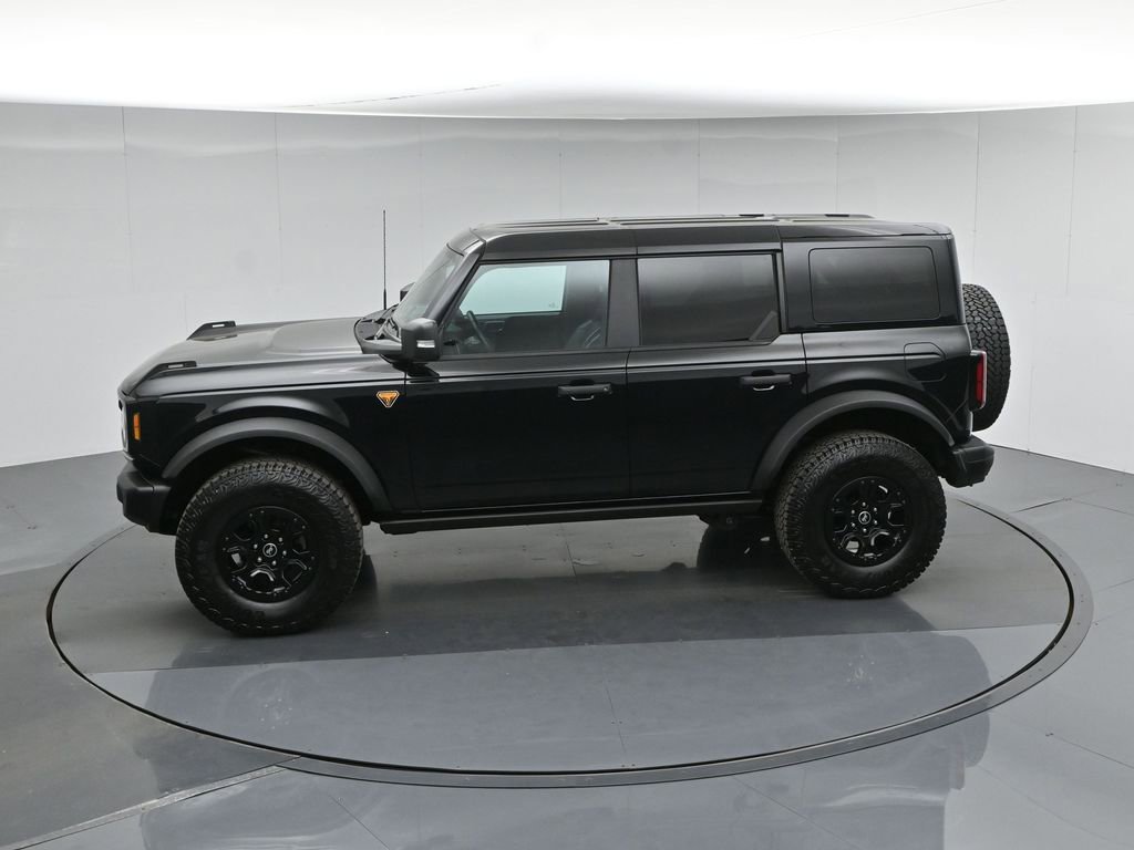 Used 2025 Ford Bronco Badlands image 45