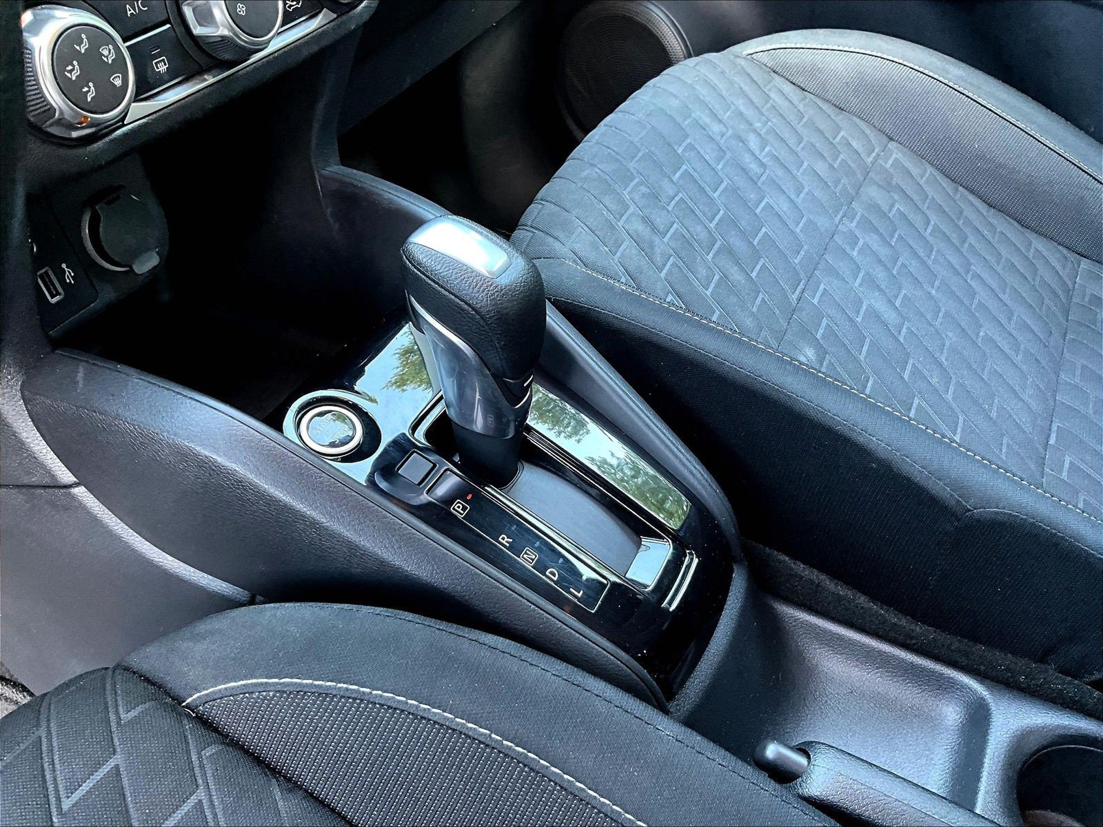 Used 2022 Nissan Kicks S FWD image 18
