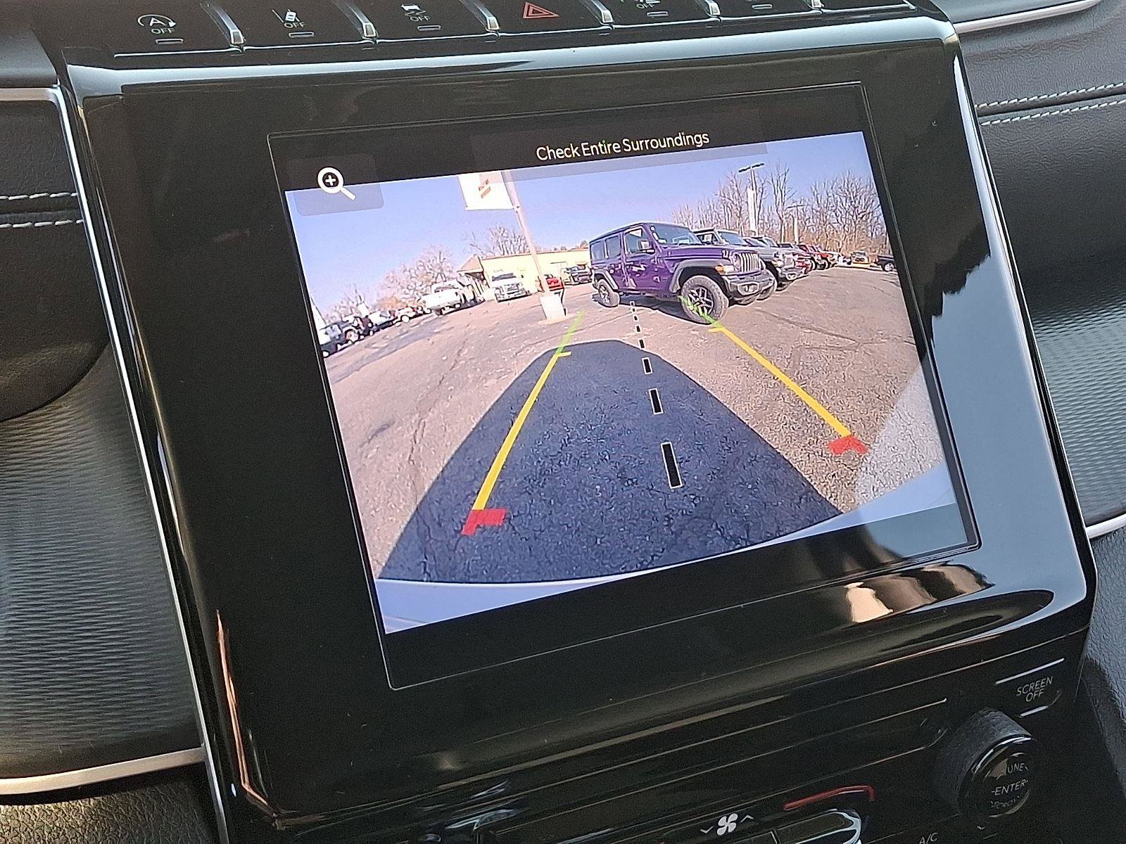 Certified 2023 Jeep Grand Cherokee Laredo image 19