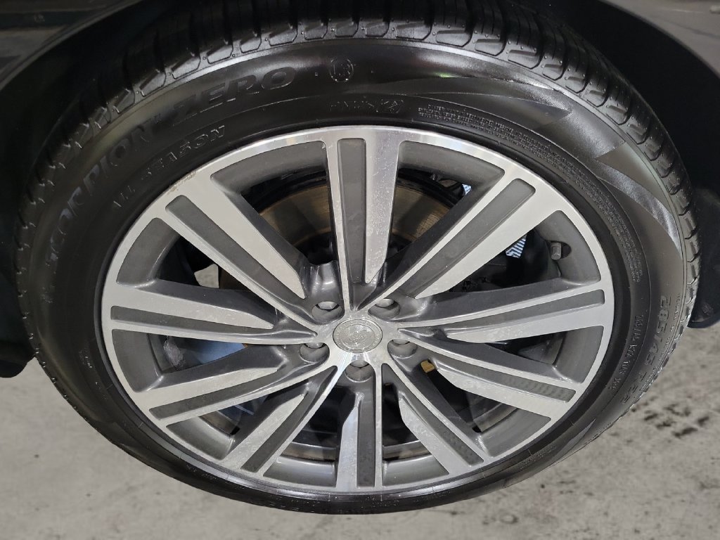 Used 2023 Land Rover Range Rover SV AWD/4WD image 10
