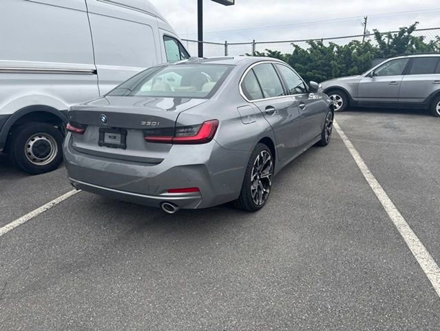 Certified 2025 BMW 330i xDrive Sedan w/ Premium Package AWD/4WD image 10