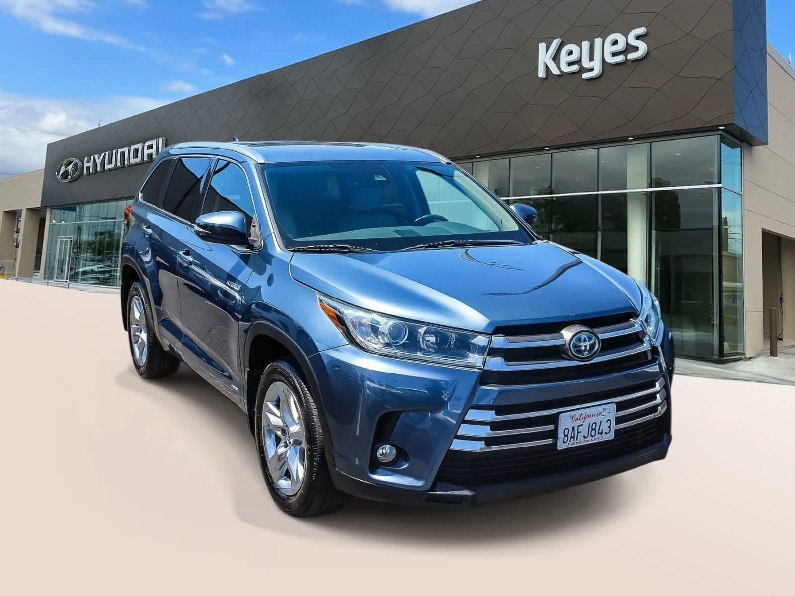 Used 2017 Toyota Highlander Limited AWD/4WD image 3