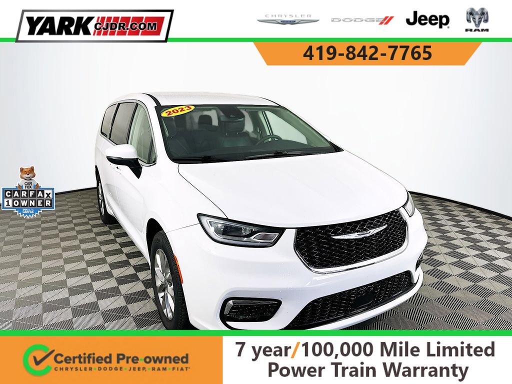 Used 2023 Chrysler Pacifica Touring-L image 1