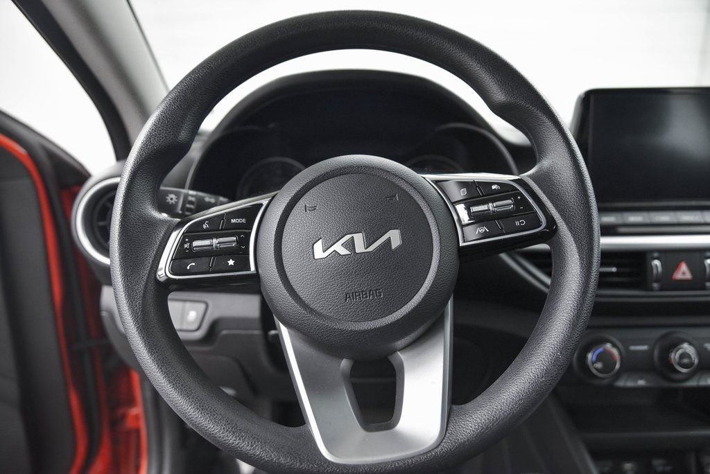 Used 2023 Kia Forte LXS w/ LXS Technology Package image 18