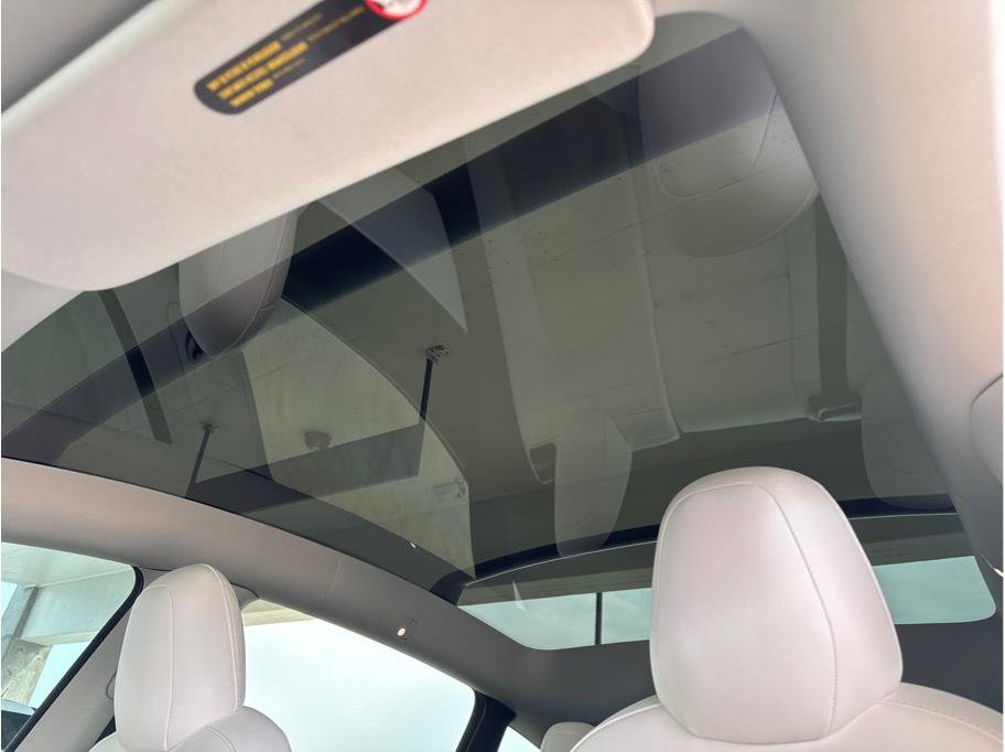 Used 2021 Tesla Model Y Long Range image 22